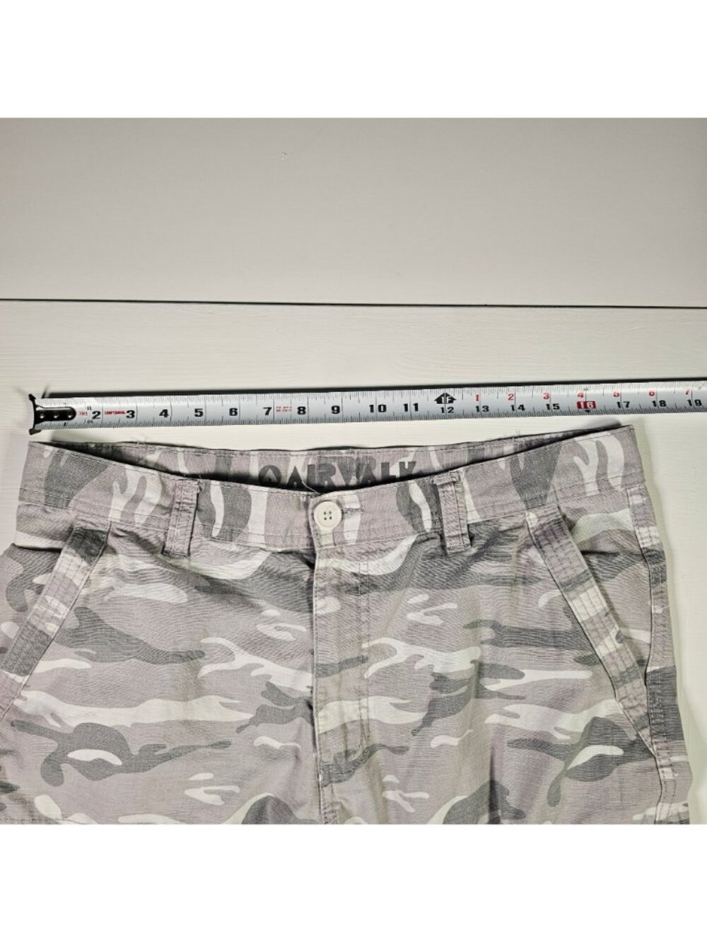 Airwalk Cargo Shorts Men's Size 34x10" Gray Camoflage Y2K Skater - Picture 8 of 11